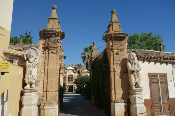 villapalagonia_gate